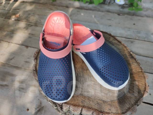 Crocs literide navy melon best sale