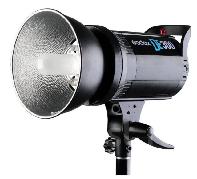 ��������� ������� Godox DE300 ����