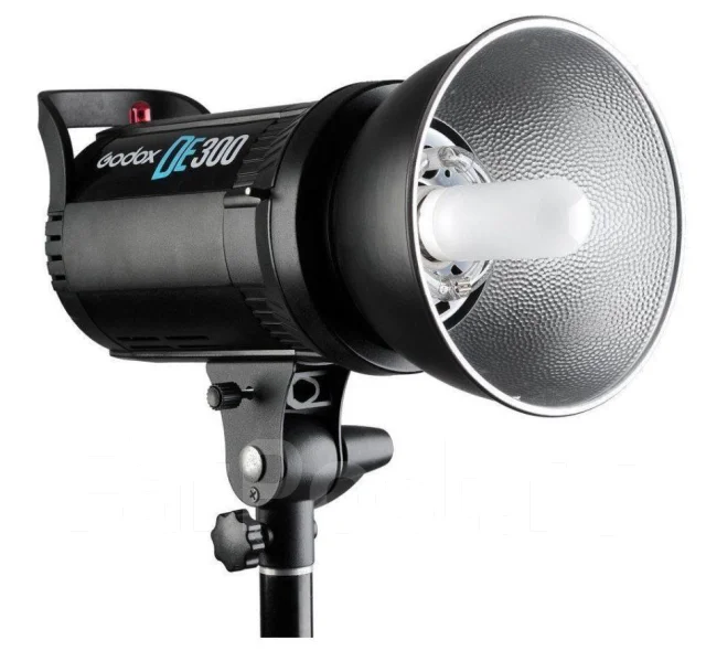 ��������� ������� Godox DE300 ����