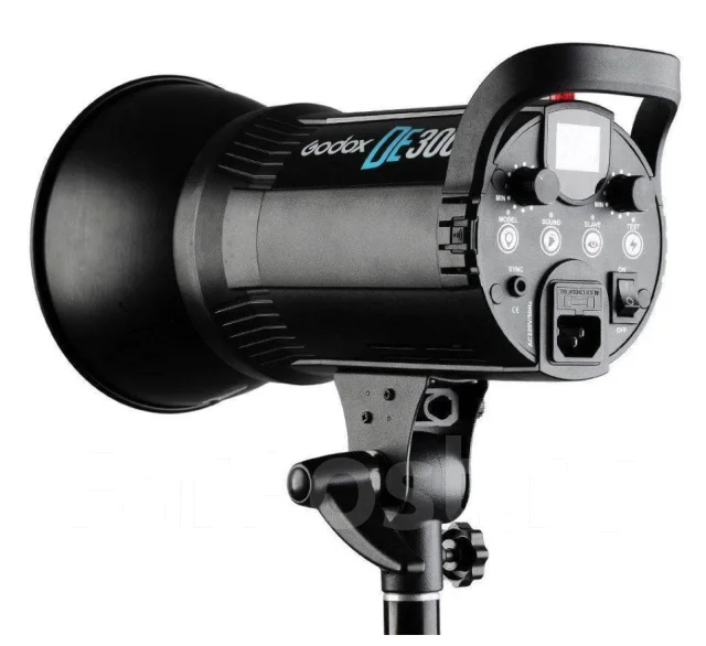 ��������� ������� Godox DE300 ����