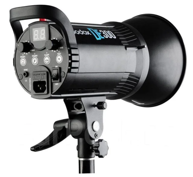 ��������� ������� Godox DE300 ����