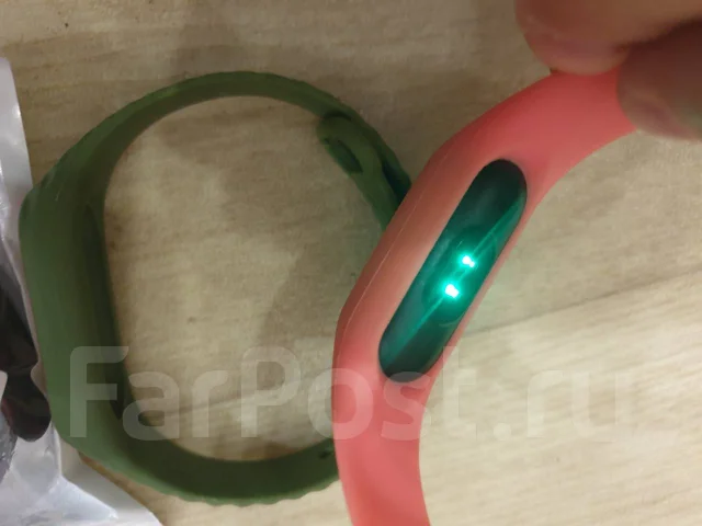 Xiaomi Mi Band 2 ����