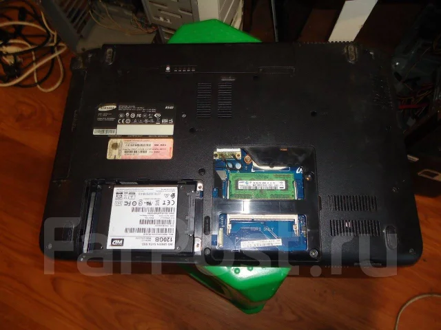 Samsung R540. 15", WiFi: 1, Bluetooth: 1 ����