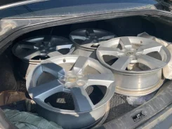 4 Racing. 7.0x18", 5x114.3, ET-38 ����