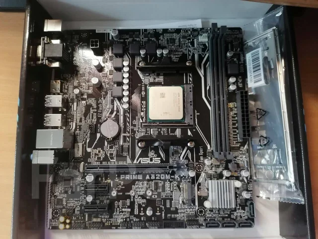 AMD A320M ����