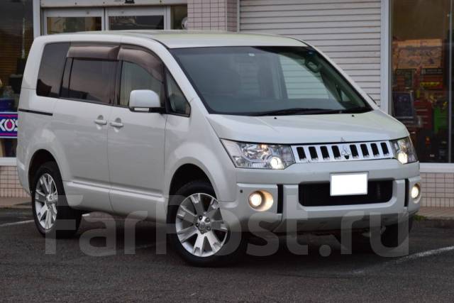 Купить б/у Mitsubishi Delica бензин вариатор в Москве: чёрный Митсубиси Делика 2