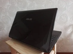 Asus X52. 15.6", 2,4����, ��� 4 ��, ���� 320���, WiFi, ����������� �� 1��. ����