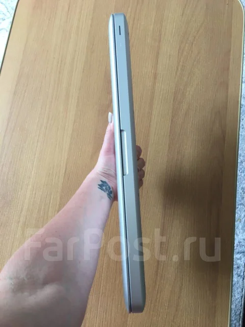 Apple MacBook Pro 13. 13.3", 2,4����, ��� 4 ��, ���� 500���, ����������� �� 6��. ����