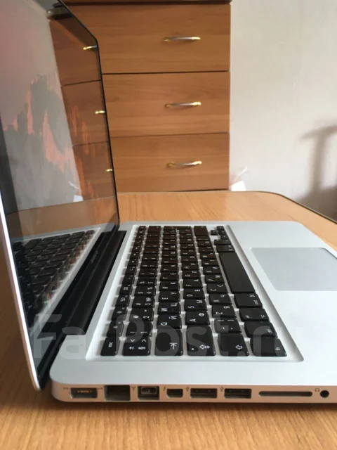 Apple MacBook Pro 13. 13.3", 2,4����, ��� 4 ��, ���� 500���, ����������� �� 6��. ����