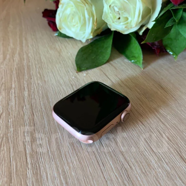 Apple Watch Series 4. GPS, NFC ����