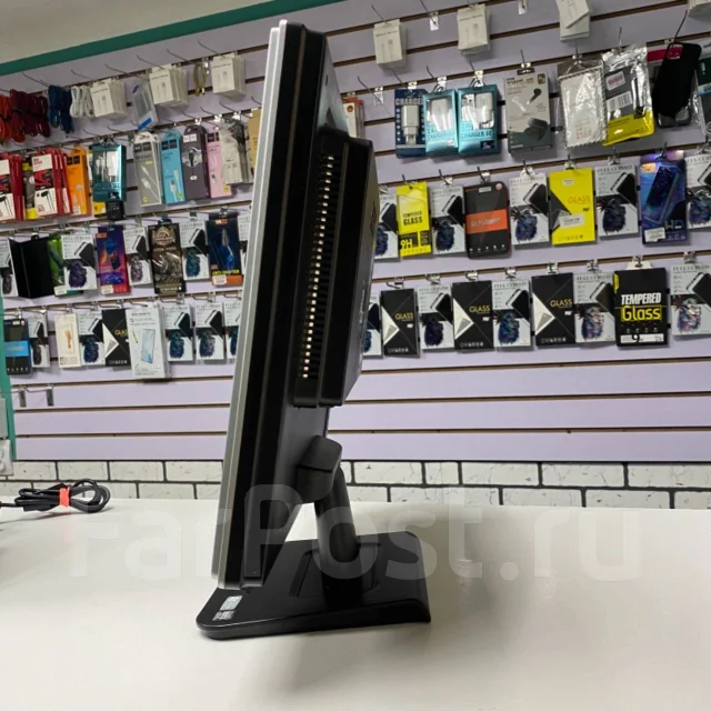 Acer. 19" ����