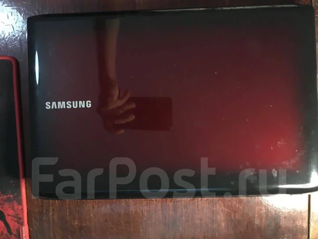 Samsung R580. 15.6", 2 130����, ��� 3072 ��, WiFi: 1, Bluetooth: 1 ����