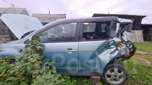 Toyota ist. �������, ��������, 1.3 (87��.�.), ������, 240 000����. �� ����