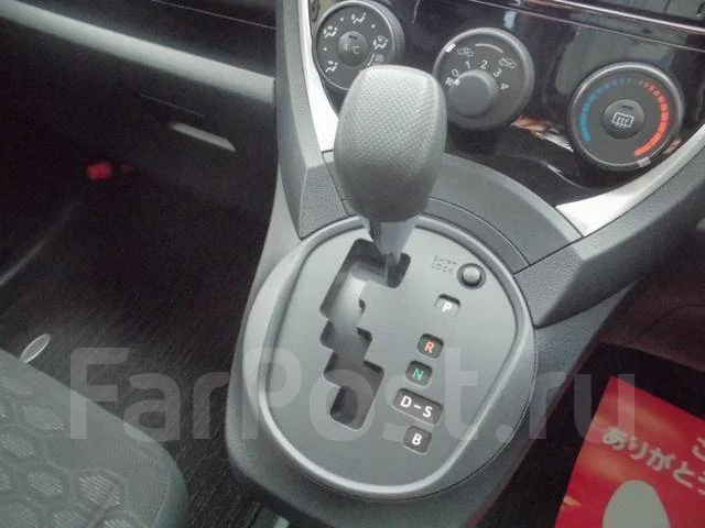 Toyota Ractis. �������, ��������, 1.3 (99��.�.), ������, 60����. ��, �/�. ��� ����� �� ������������ ����