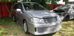 Nissan Liberty. RM12, QR20 ����