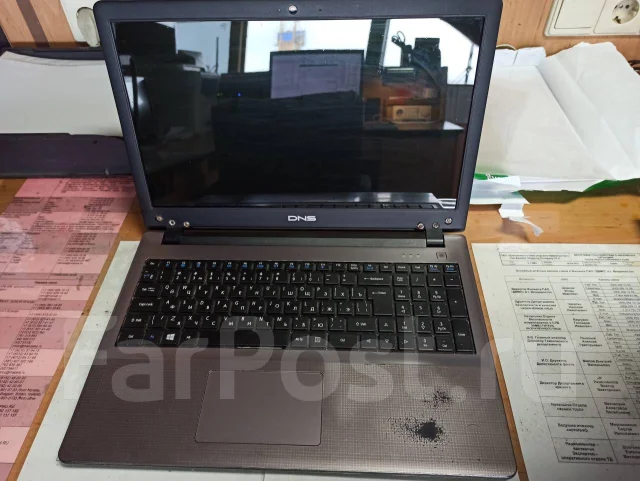 DNS Gamer. 15.6", 3����, ��� 8 ��, ���� 500���, WiFi: 1, Bluetooth: 1, ����������� �� 2��. ����