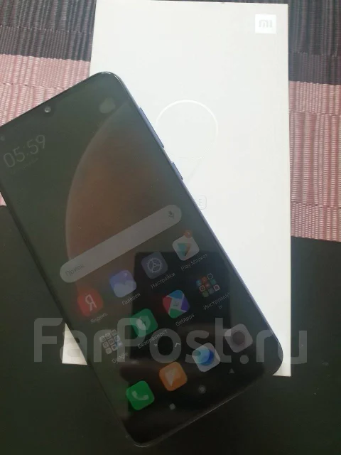 Xiaomi Mi9 SE. �/�, �����, 4G LTE, Dual-SIM, NFC ����