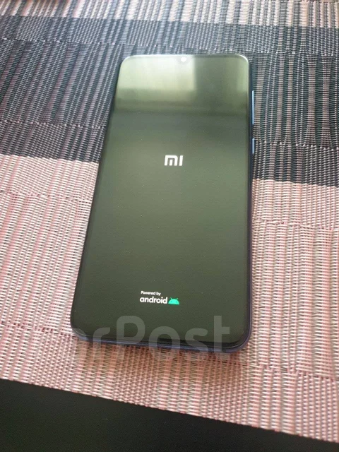 Xiaomi Mi9 SE. �/�, �����, 4G LTE, Dual-SIM, NFC ����