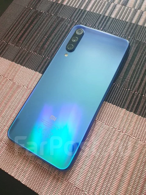 Xiaomi Mi9 SE. �/�, �����, 4G LTE, Dual-SIM, NFC ����