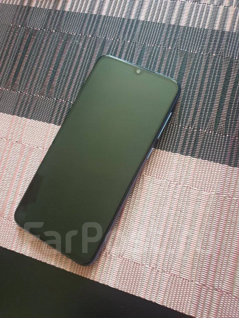 Xiaomi Mi9 SE. �/�, �����, 4G LTE, Dual-SIM, NFC ����