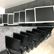 Acer. 17" ����