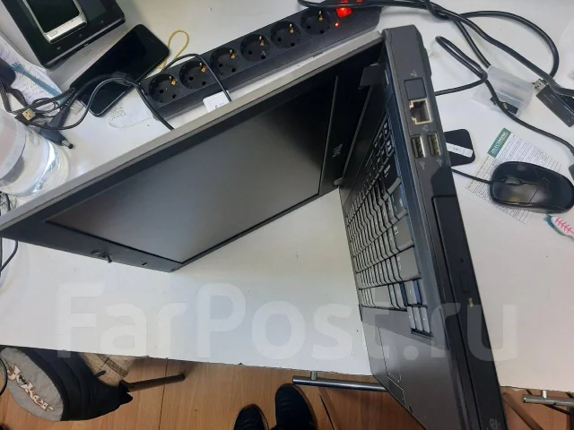 Dell Latitude. 14", ���� 300���, WiFi: 1 ����