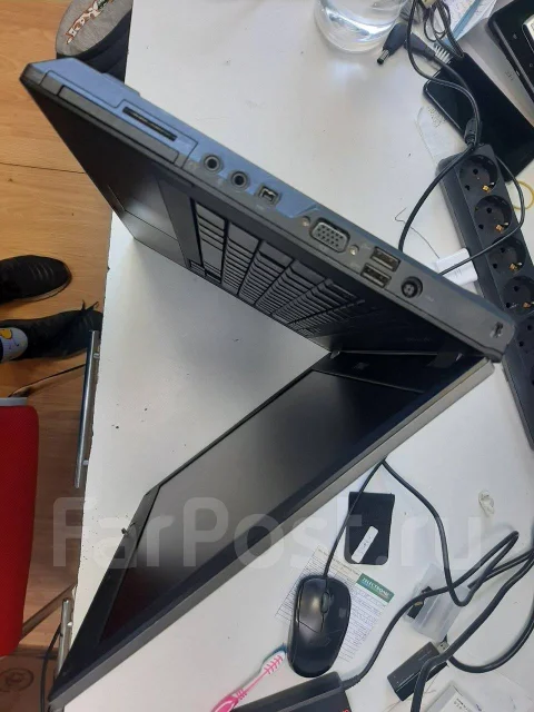 Dell Latitude. 14", ���� 300���, WiFi: 1 ����
