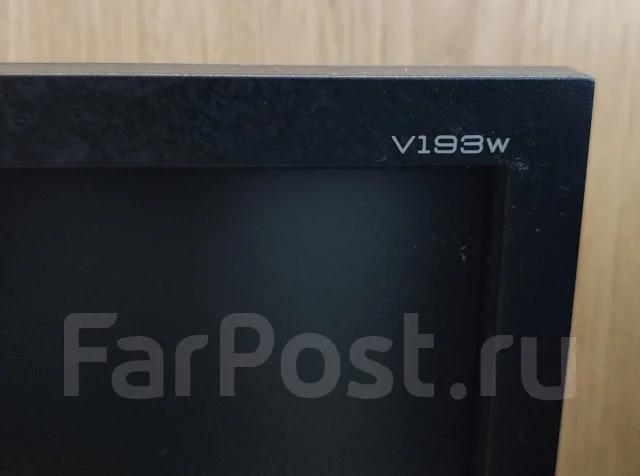 Acer. 19" ����