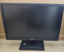 Acer. 19" ����