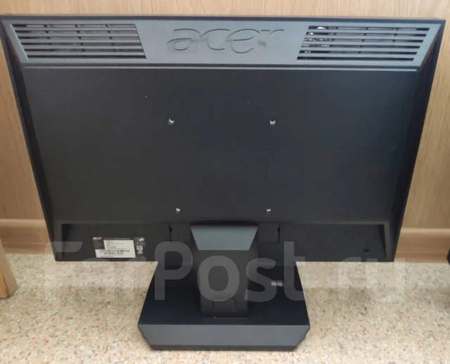 Acer. 19" ����