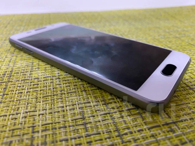 Samsung Galaxy A3 2016. �/� ����