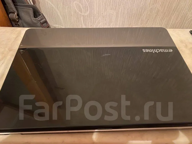 eMachines. 14", WiFi: 1, Bluetooth: 1 ����