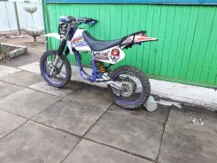 Yamaha TT-R 250 ����