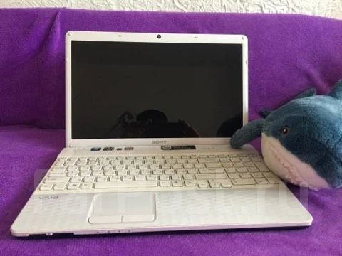 Sony VAIO PCG-71C12V. ��� 4 ��, ���� 300���, WiFi: 1, Bluetooth: 1 ����