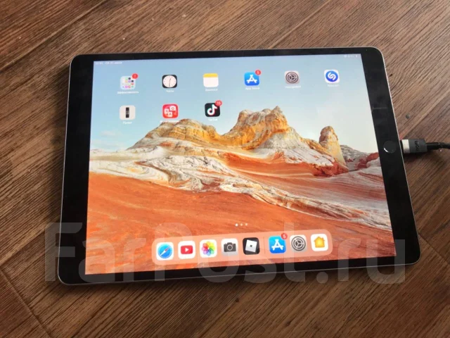 Apple iPad Pro 10.5. 10.5 ������ ����
