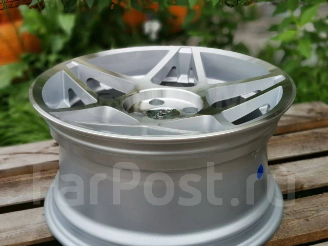 3SDM. 8.0x16", 4x100, ET20, �� 73,1���. ��� ����� �� ������ ����