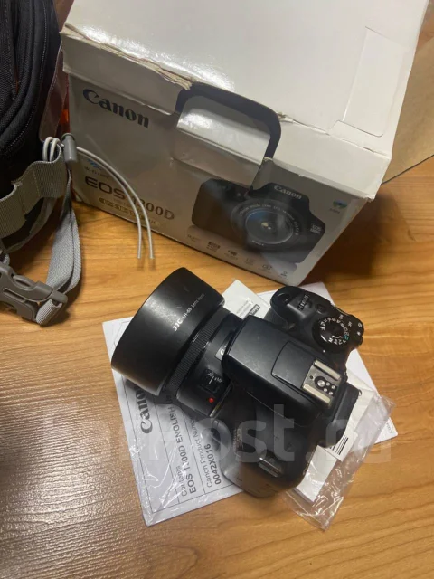 Canon EOS 1300D ����