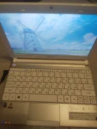 Acer Aspire One D270. 10.6", 1,6����, ��� 4 ��, ���� 240���, WiFi, Bluetooth, ����������� �� 5��. ����