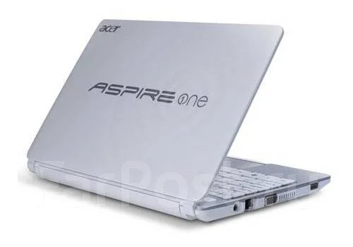 Acer Aspire One D270. 10.6", 1,6����, ��� 4 ��, ���� 240���, WiFi: 1, Bluetooth: 1, ����������� �� 5��. ����