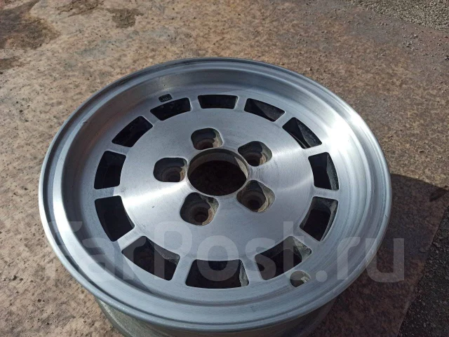 Almex. 5.5x14", 5x114.3, ET15 ����