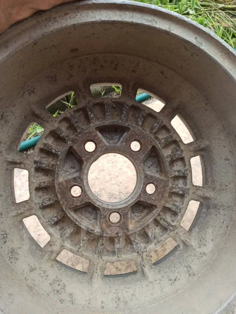Almex. 5.5x14", 5x114.3, ET15 ����