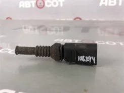 ������ ������� � ������ Audi TT 8N (1999-2005�. �. ) 8D0973822 8D0973822 ����