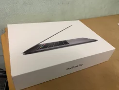 Apple MacBook Pro 15 2018. 15.4", 2,2����, ��� 16 ��, ���� 256���, WiFi, Bluetooth, ����������� �� 10��. ����