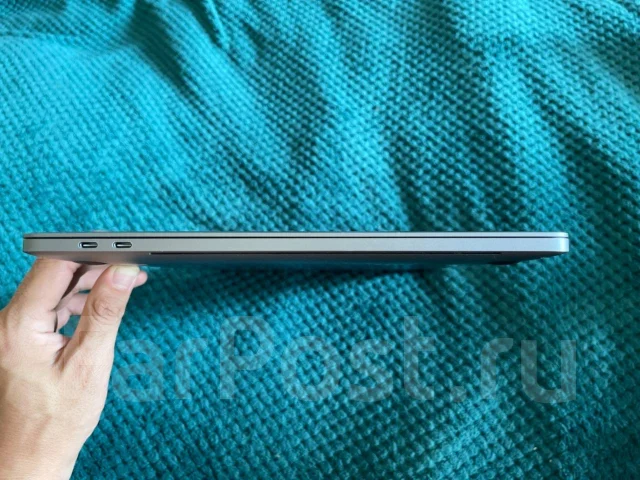 Apple MacBook Pro 15 2018. 15.4", 2,2����, ��� 16 ��, ���� 256���, WiFi: 1, Bluetooth: 1, ����������� �� 10��. ����