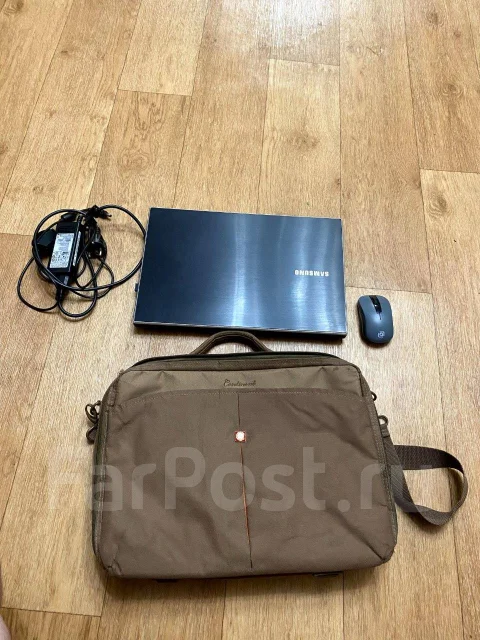 Samsung 300V5A. 2,1����, ��� 3072 ��, ���� 500���, WiFi: 1, Bluetooth: 1 ����