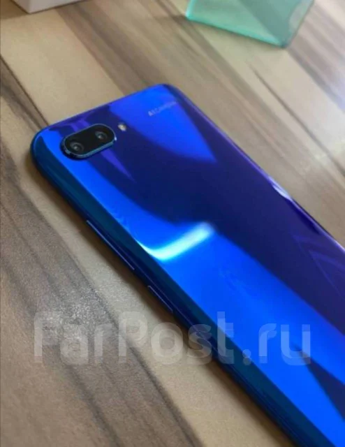 Honor 10. �/�, �����, 4G LTE, Dual-SIM, ����������, NFC ����