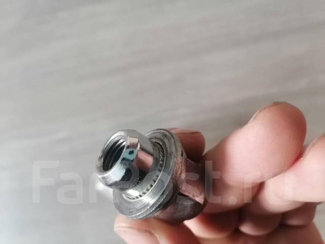 Гайки на колёса автомобильные Тойота, б/у, в наличии. Цена: 200₽ во ...