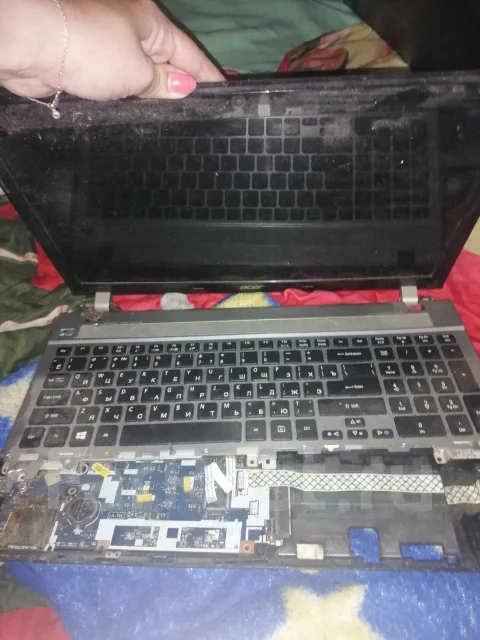 �������� � ����. 15.6", ��� 4 ��, WiFi: 1, Bluetooth: 1 ����
