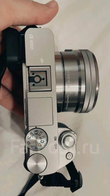 Sony Alpha ILCE-6000 Kit. 20 � ����� ��, ���: 3� ����