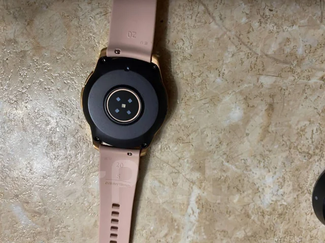 Samsung Galaxy Watch. GPS, NFC, IP68 ����
